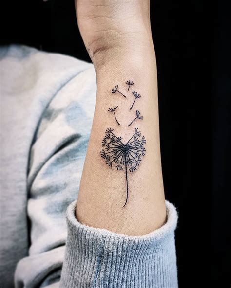 tatuajes de diente de león para mujer|Tatuajes de Diente de León【Significado y 38 ideas。